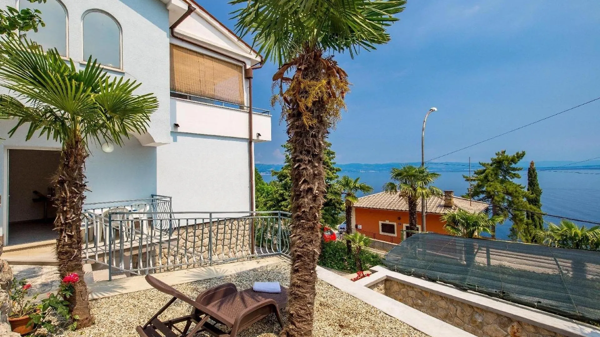 Wohnung In Obrs Mit Kleiner Terrasse Und Meerblick