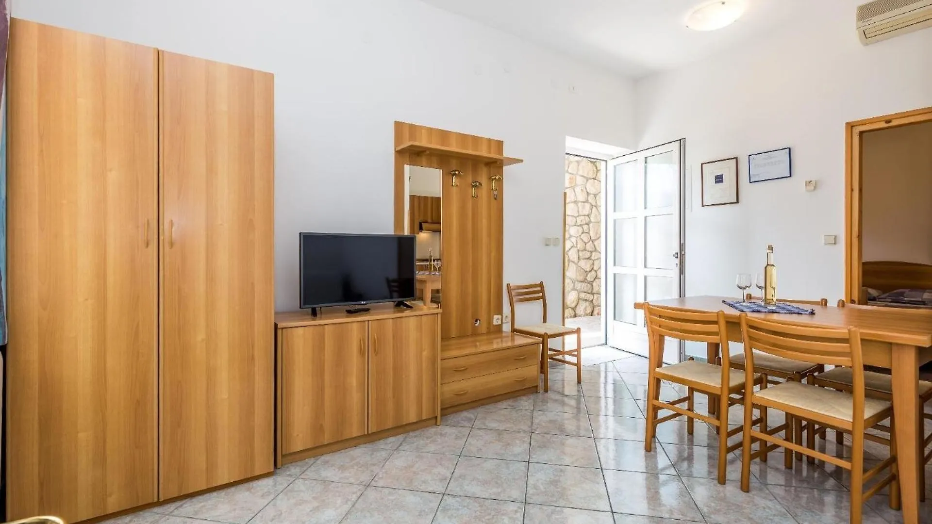Wohnung In Obrs Mit Kleiner Terrasse Und Meerblick Moscenicka Draga 0*,  Croatia